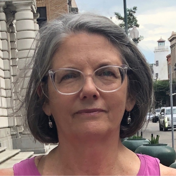 Meet your Posher, Michele - Picture 1 of 1